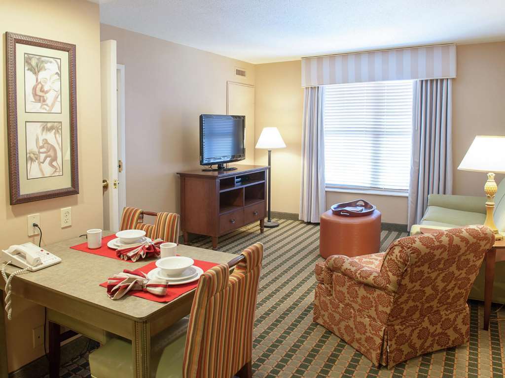 Pensacola Suites Hotel Room photo